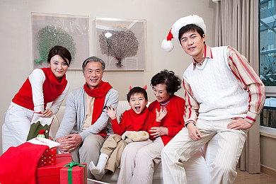 《刺客信条：影》装备套装曝光 弥助配上芭比粉辣眼睛